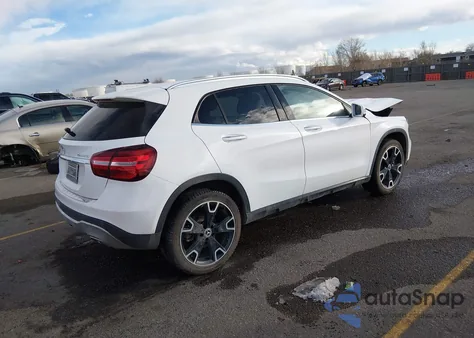 2020 Mercedes-Benz Gla 250 4Matic z USA, uszkodzony, nr VIN WDCTG4GB1LU024385